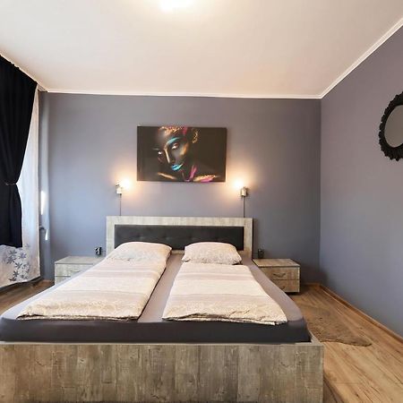 Garsoniera Paco Baile Felix Apartment Bagian luar foto